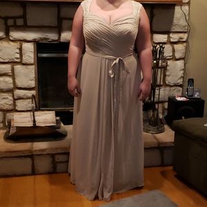 Plus Size Bridesmaid's/Formal Dress Size 14